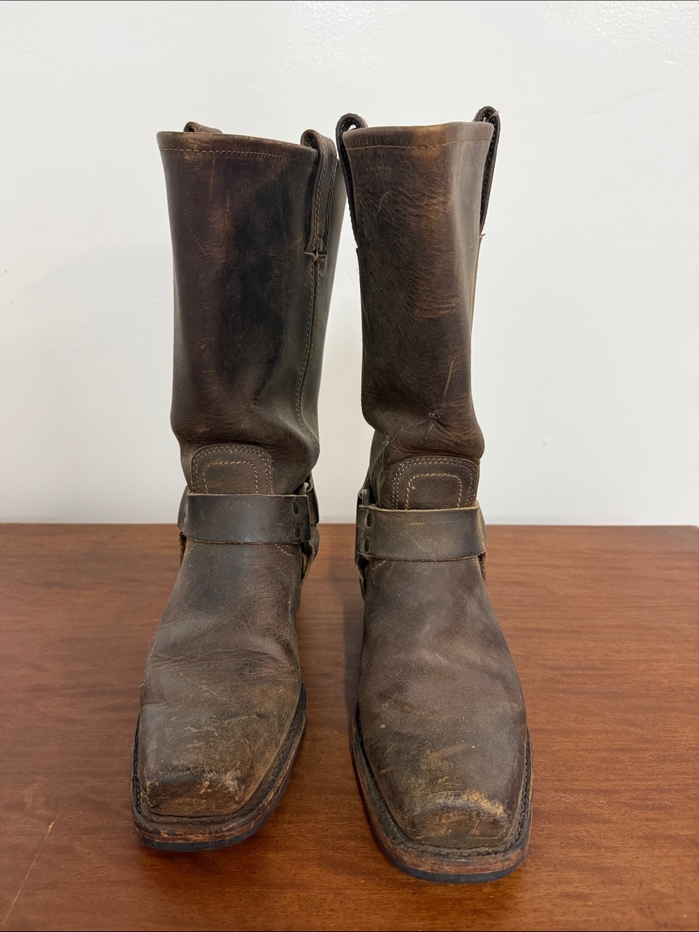 FRYE AND CO. Women's Brown Leather Harness Heeled Boots